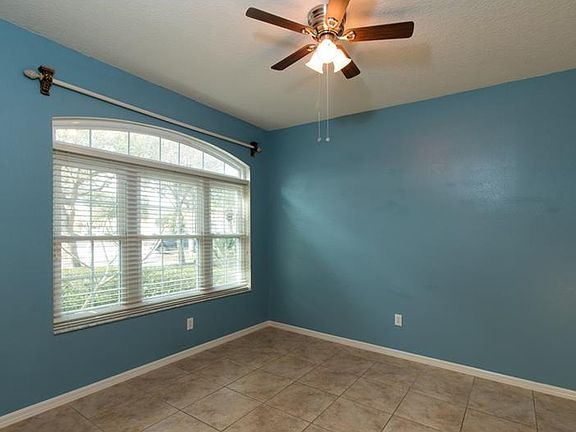 4th image of 9954 Stockbridge Dr