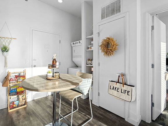 5th image of 608 Main St Unit 108