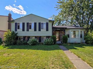 5118 Fredrick Dr, Sterling Heights, MI 48310