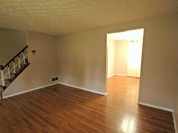 5th image of 8736 Laconia Dr