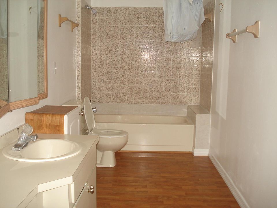 1st image of 1722 Irving Ave APT A