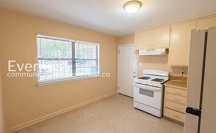 2 bed, 1.0 bath, 900 sqft, $850 — Photo 3