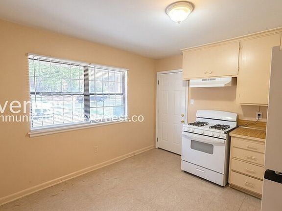 3rd image of 1814 S Cross St