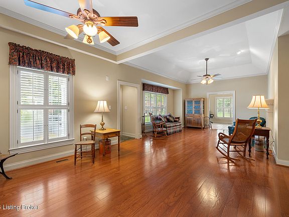 5th image of 3820 Spring Arbor Dr