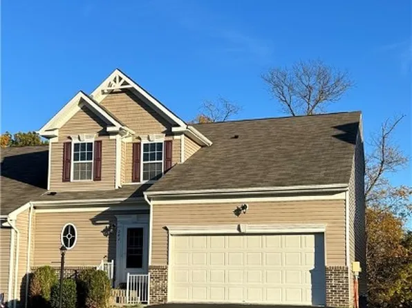 242 Cherry Bark Dr, Natrona Heights, PA 15065