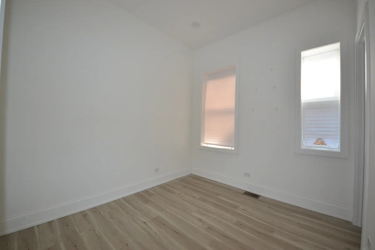 Building Photo - 3309 S Union Ave #2R