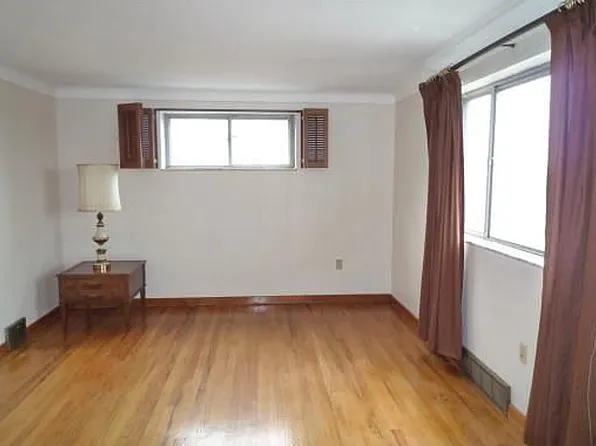 151 Clubvue Dr, West Mifflin, PA 15122