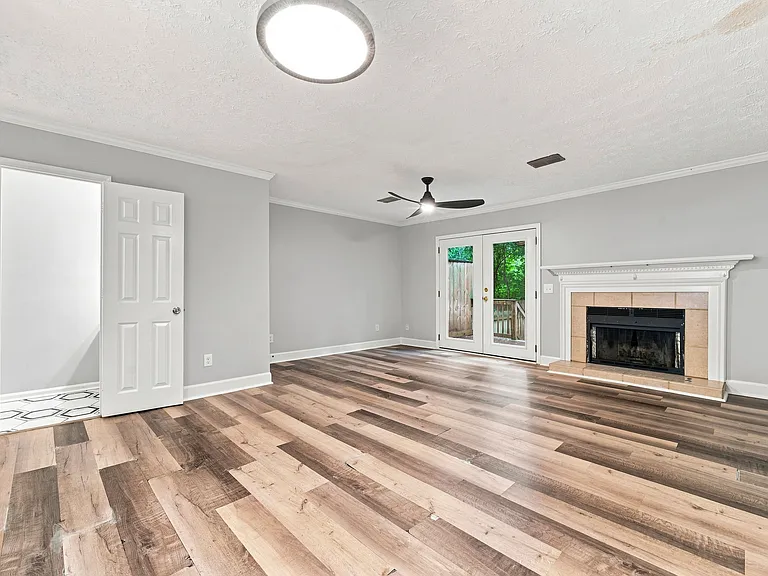 1909 Shenandoah Valley Ln SE — Photo 8
