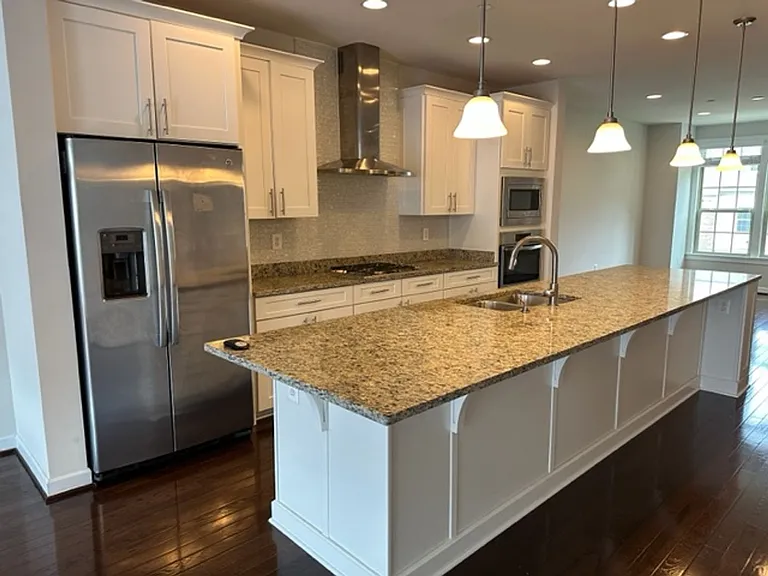 7313 Taylors Hill Ln — Photo 4