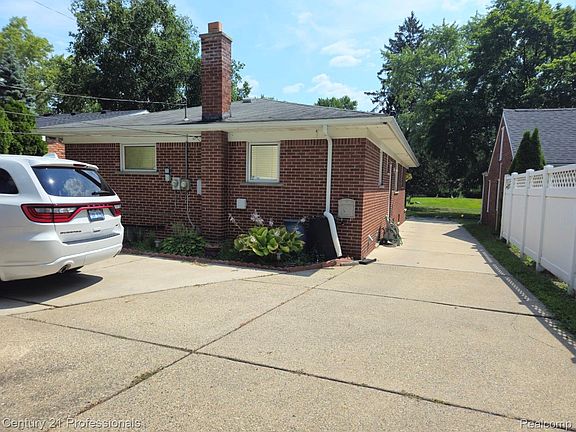 3rd image of 3964 Grindley Park St