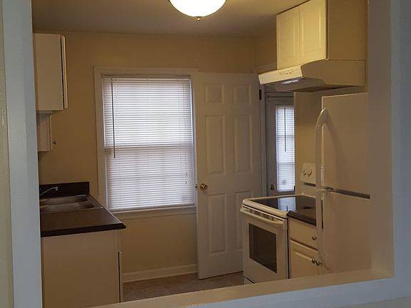 2nd image of 2748 Audubon Rd