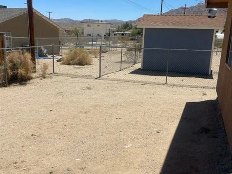 6627 Smoketree Ave — Photo 46