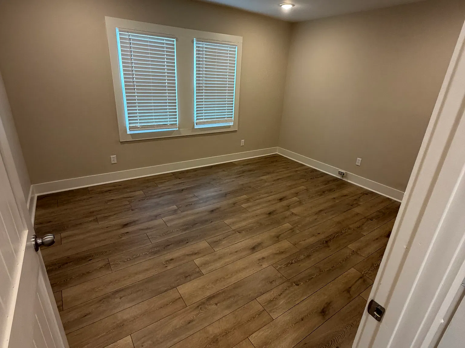 1 bed, 900 sqft, $1,180 — Photo 3
