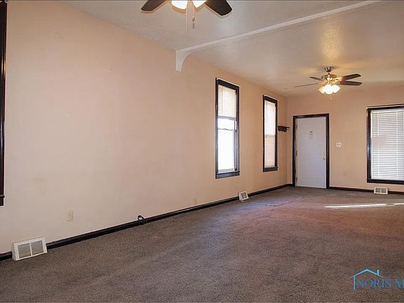 3rd image of 606 Western Ave
