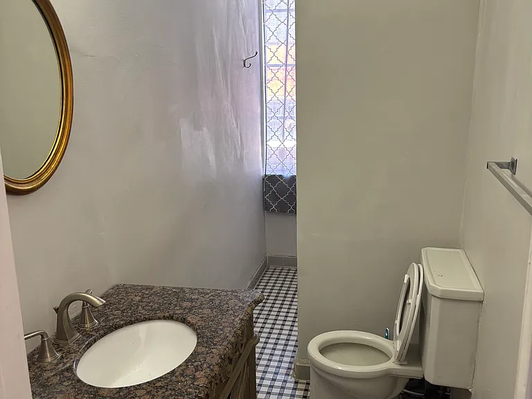514 Madison St #8 — Photo 7
