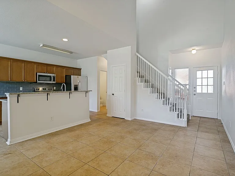 1519 Barbara Dr — Photo 3