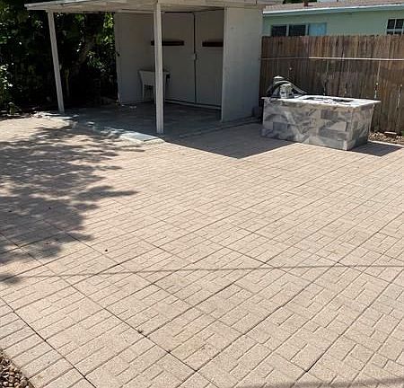 2nd image of 625 NW 38th Ct