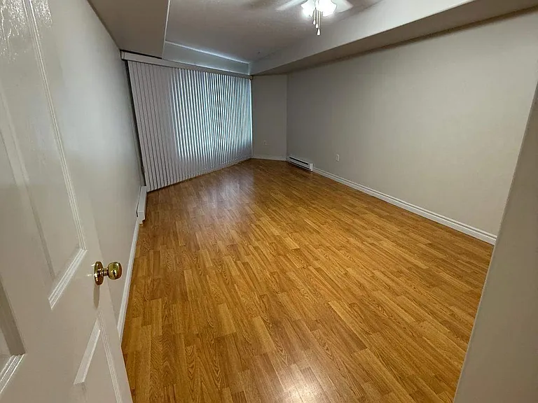 35 Fairlane Dr — Photo 3