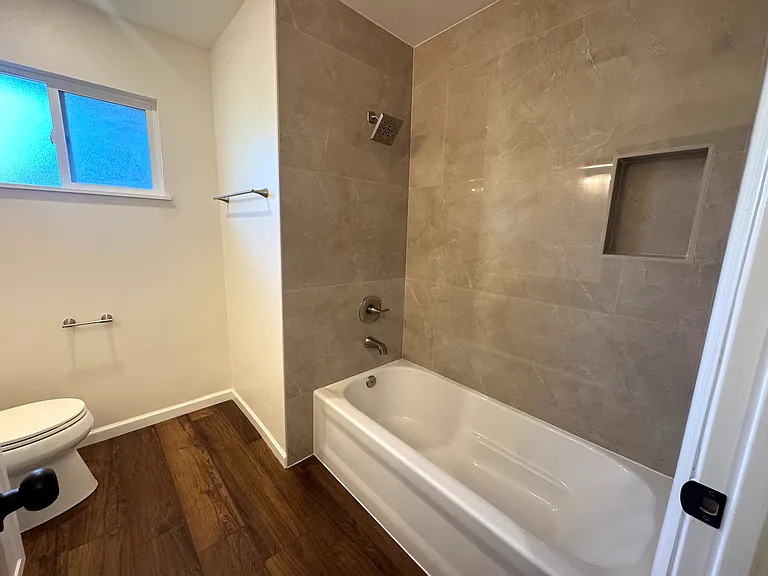 1015 Vernon St #B — Photo 12