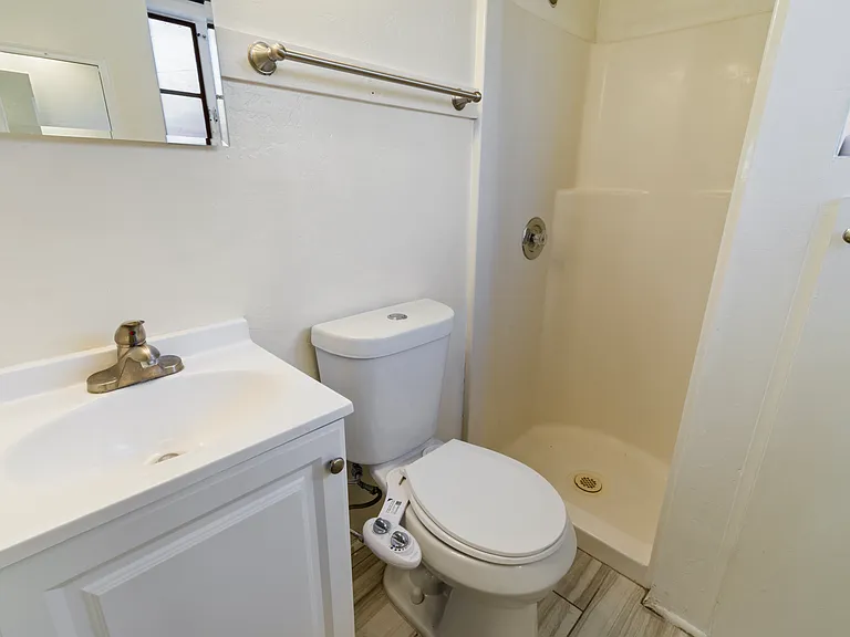 1032 E Glenn St — Photo 37