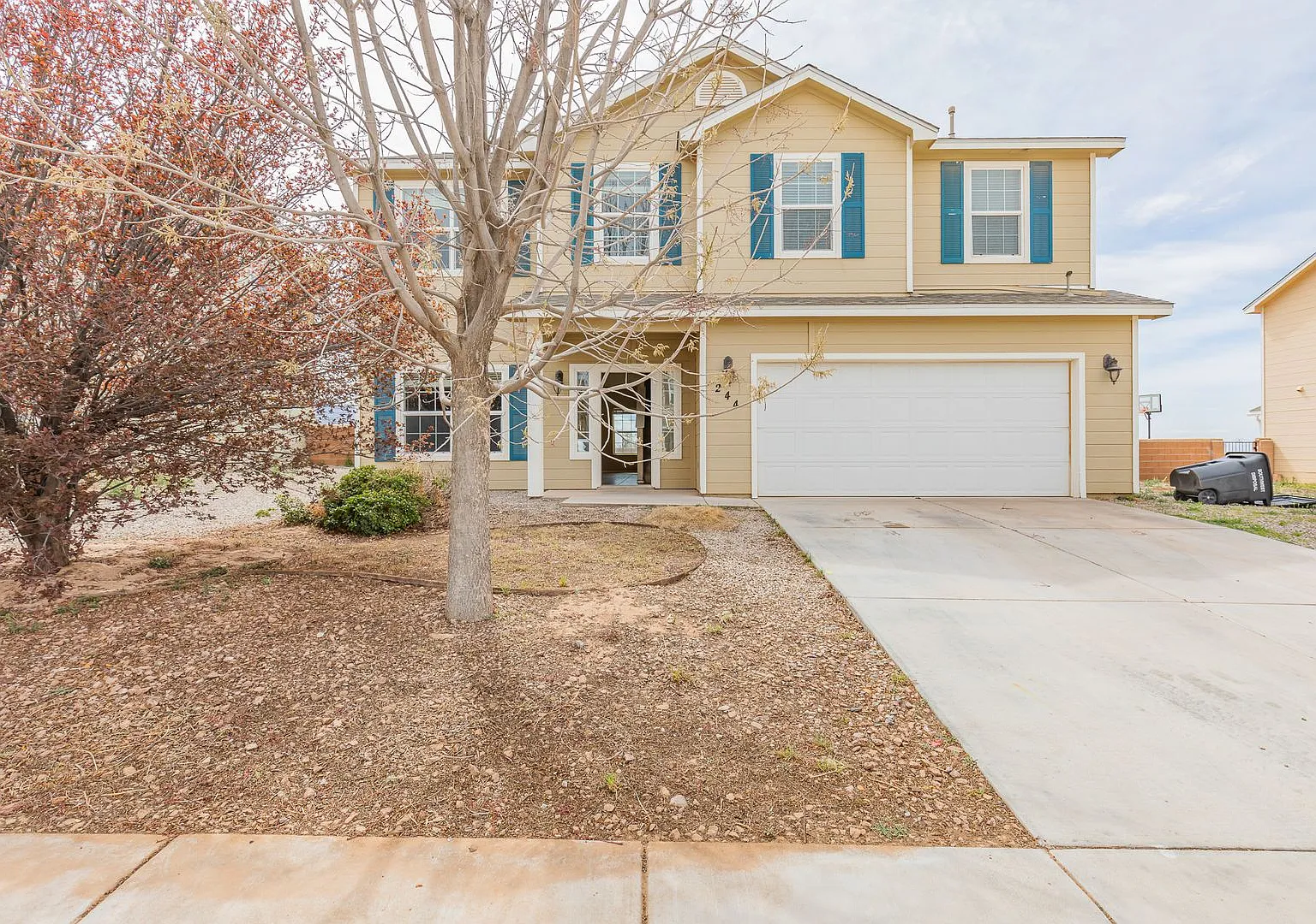 Beautiful Two Story House — Photo 1
