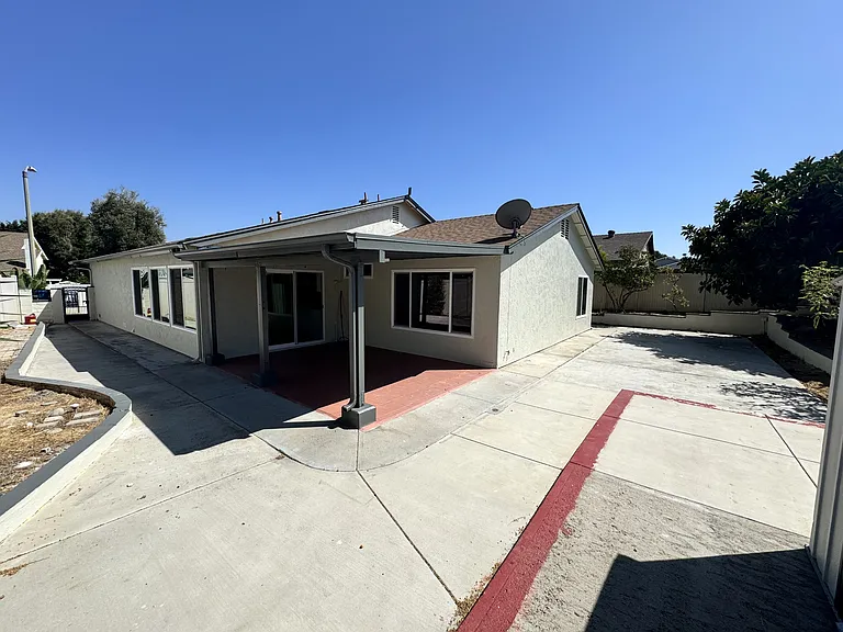 916 Avenida Ysidora — Photo 15