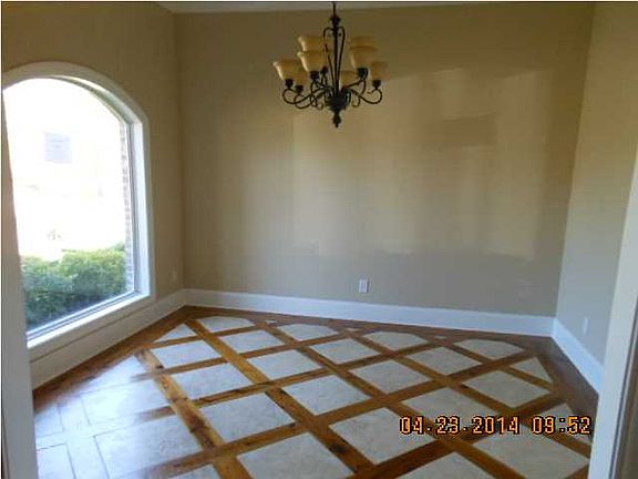 3rd image of 156 Bear Creek Cir