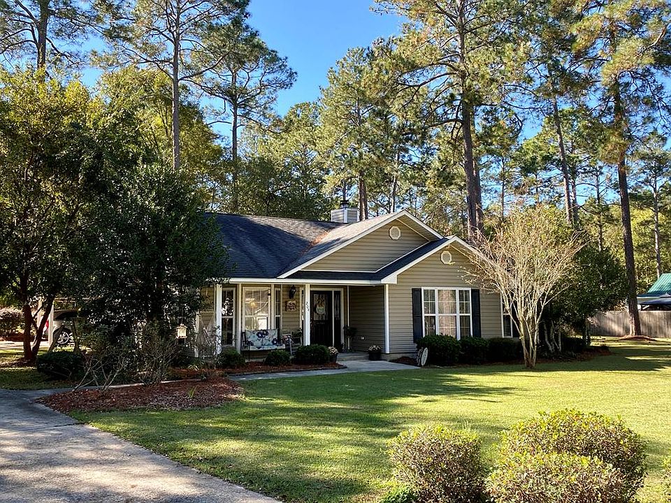 1st image of 204 Magnolia Dr