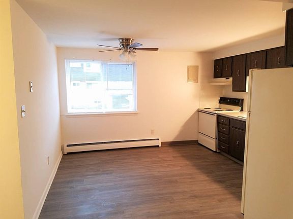 4th image of 13 Losson Garden Dr APT 3
