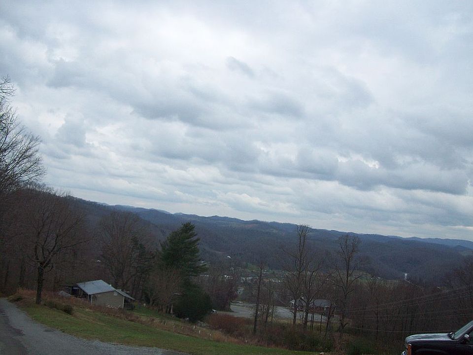 2nd image of 218 Collingsworth Rd