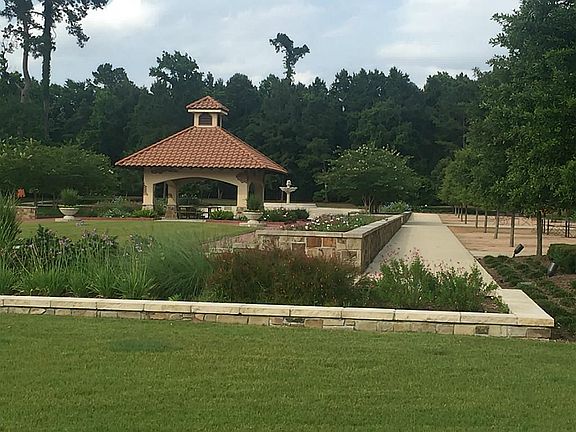 4th image of 35 S Glenwild Cir