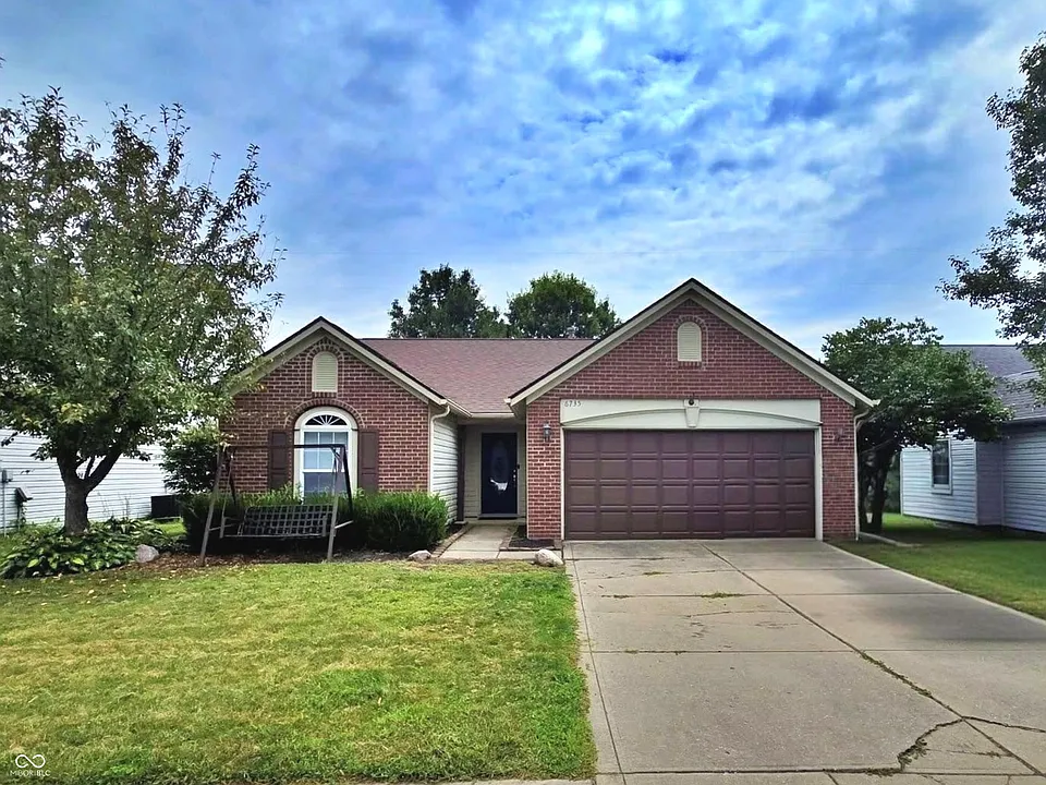 6735 Lexington Cir