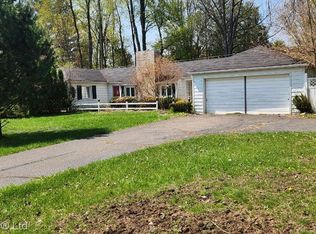 18051 Deering St, Livonia, MI 48152