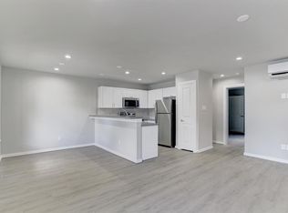 645 E 11th 1/2 St #6, Houston, TX 77008