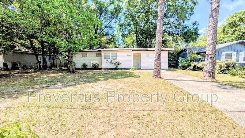 1st image of 4527 Versailles Dr