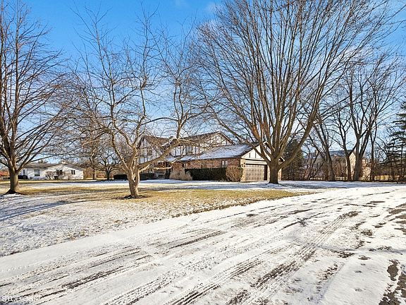 3rd image of 16 Norbert Dr