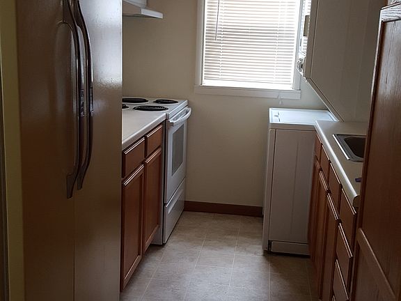 2nd image of 117 W 5th Ave