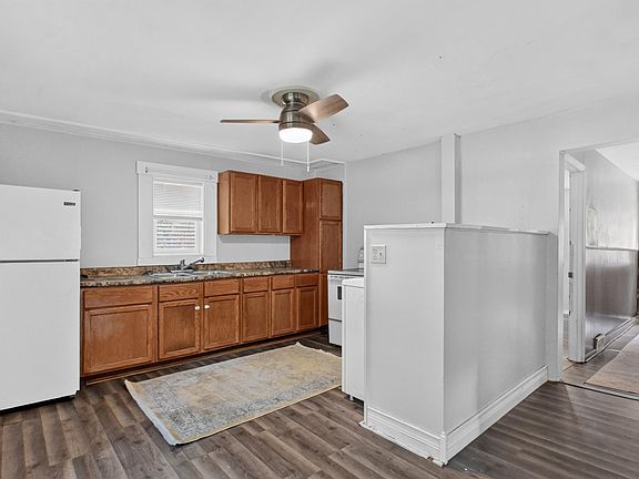 5th image of 306 2nd Ave NE