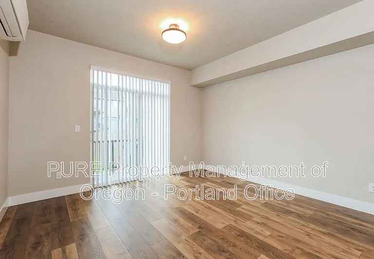 1801 NE Robert Rd — Photo 17