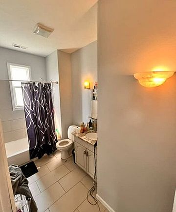 3rd image of 109 Heath St