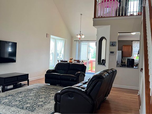 2nd image of 5516 Bannon Crossings Dr