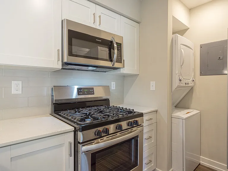 Hillside Apartments — Photo 8