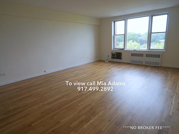 2nd image of 24530 Grand Central Pkwy #1P