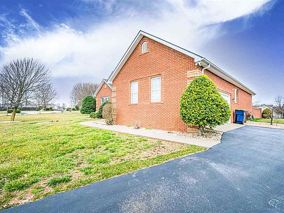 3rd image of 300 Millwood Dr