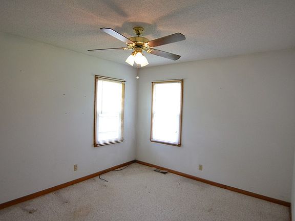 2nd image of 1302 N Centennial St