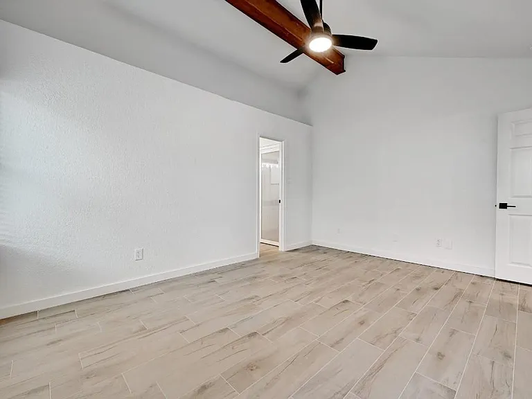 1714 Kimmerling Ln — Photo 17