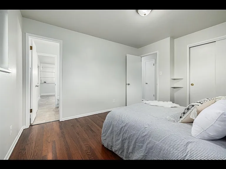 2732 S Grove St — Photo 11