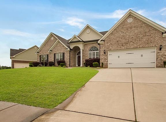 3rd image of 723 Spotswood Dr