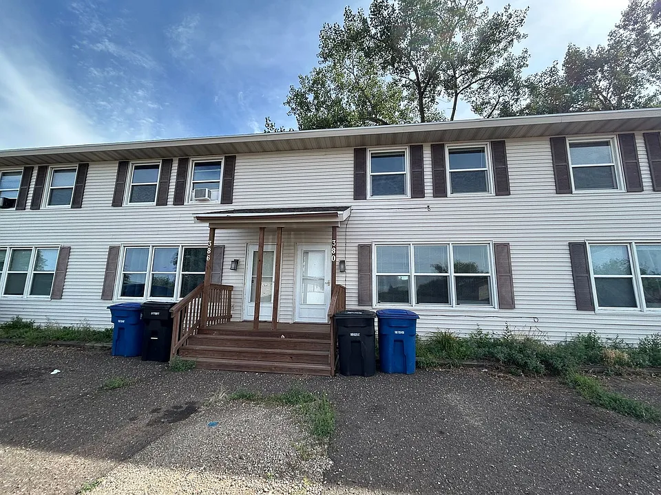 386 9th Ave E