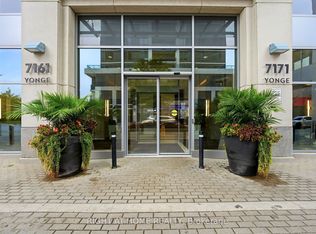 7171 Yonge St #1702, Markham, ON L3T 0C5